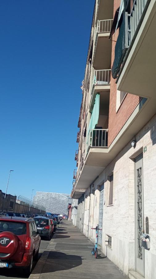 Appartement A Due Passi Metro Italia '61 à Turin Extérieur photo